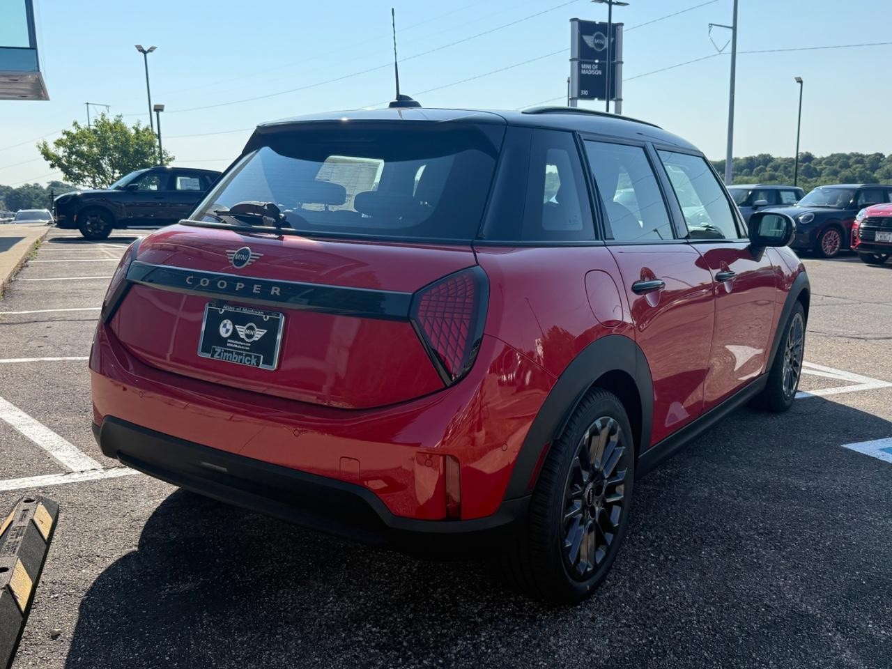 MINI Hardtop 4 Door Vehicle Image 03