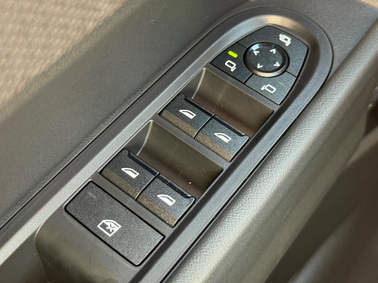 MINI Hardtop 4 Door Vehicle Image 14