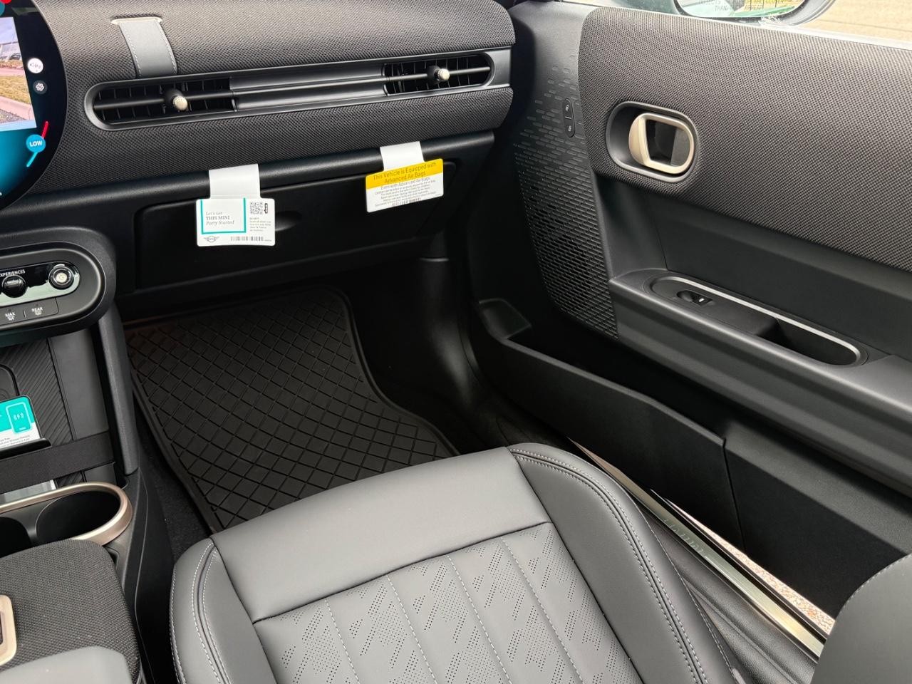 MINI Hardtop 2 Door Vehicle Image 10