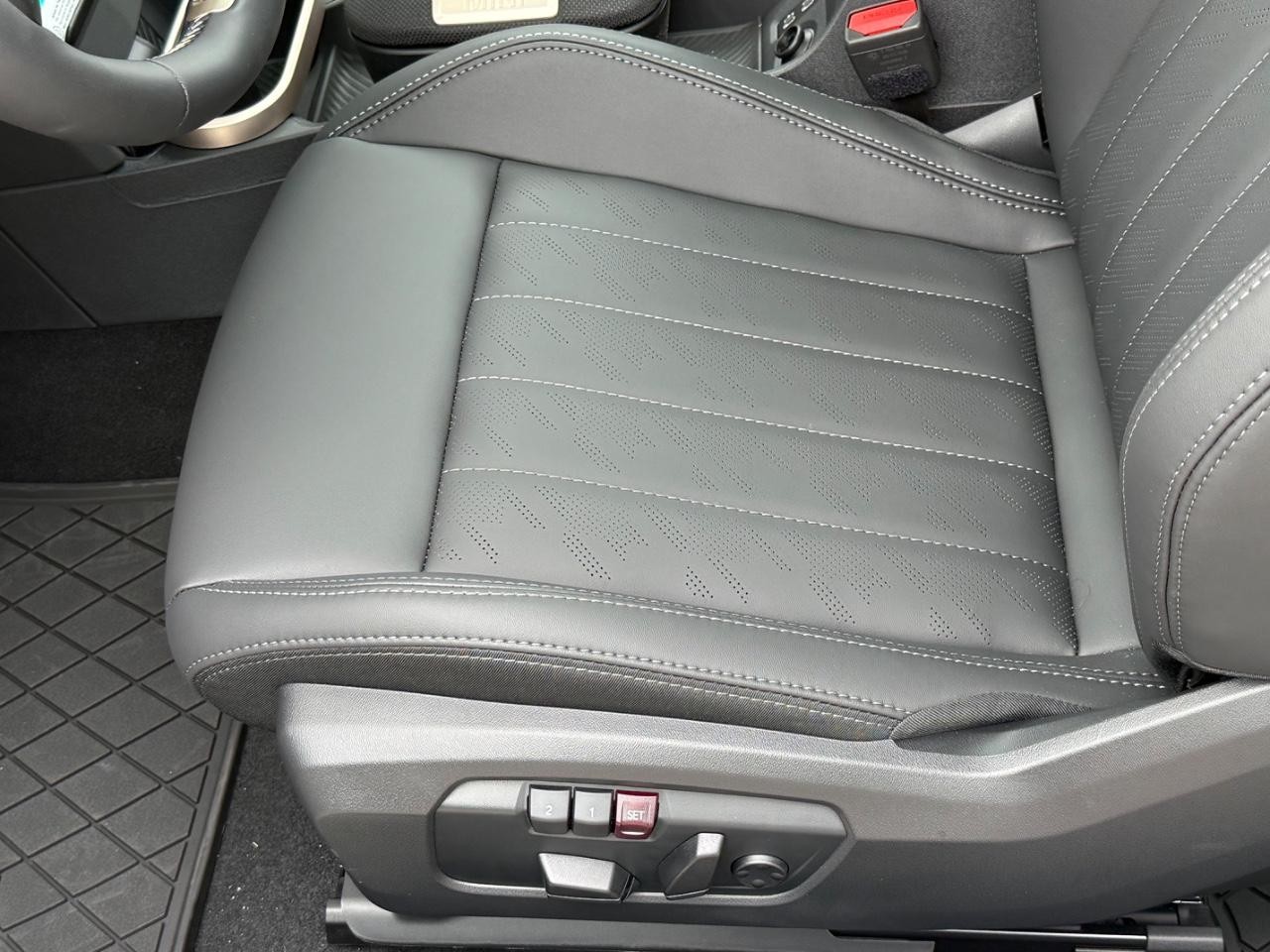 MINI Hardtop 2 Door Vehicle Image 17