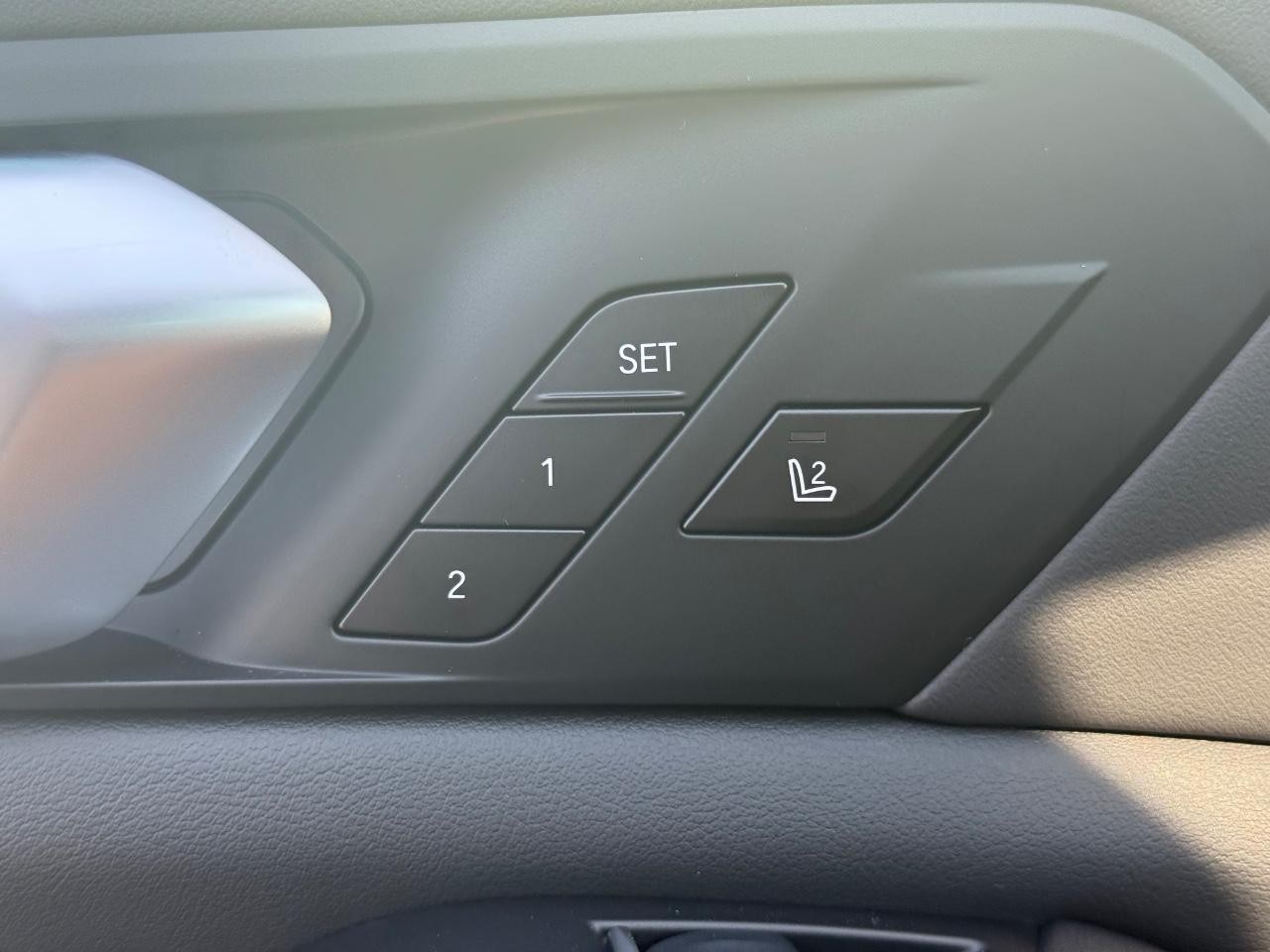 BMW X5 Vehicle Image 11