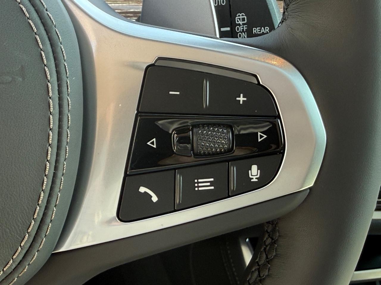 BMW X5 Vehicle Image 13
