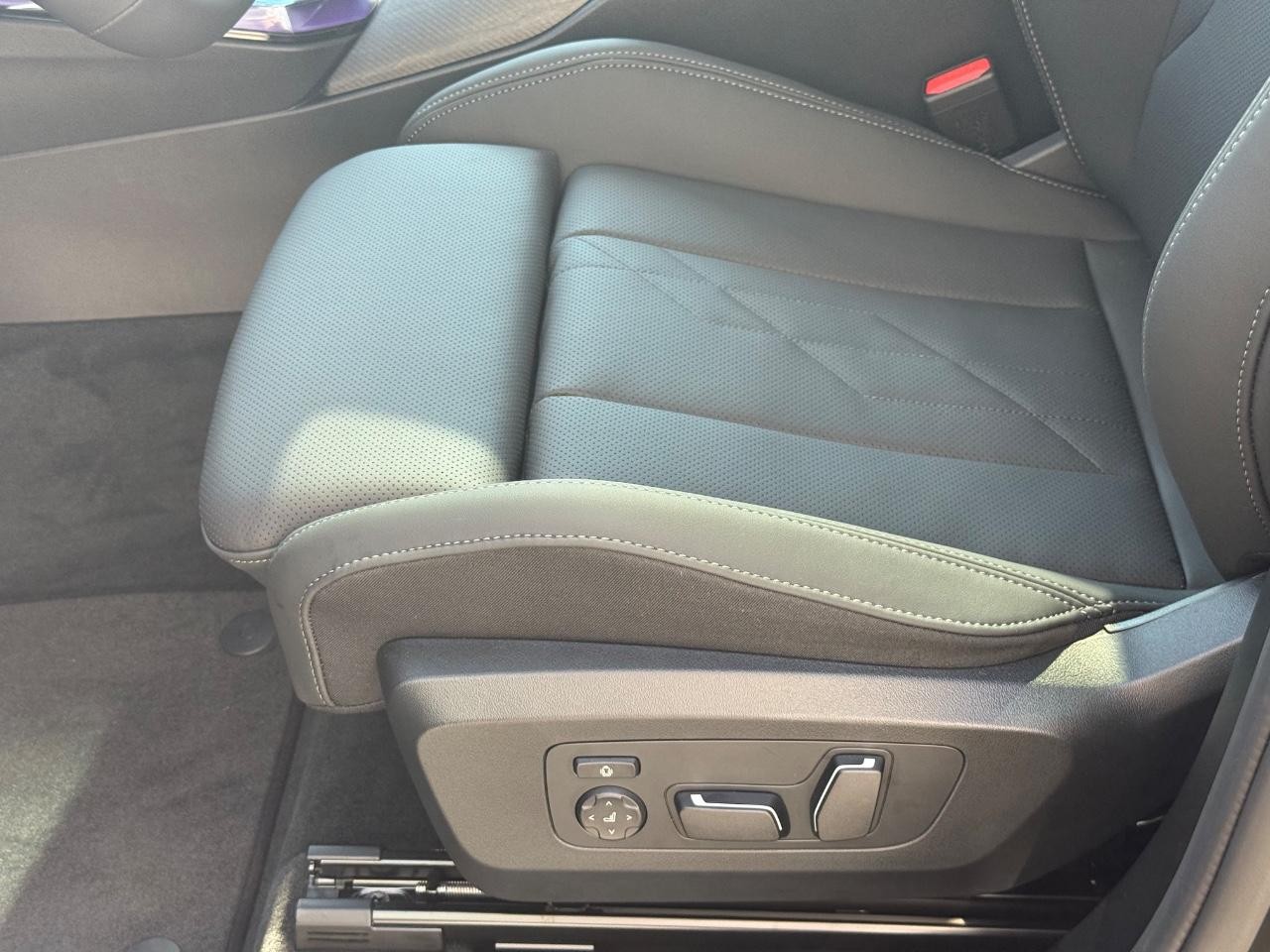 BMW X3 Vehicle Image 18