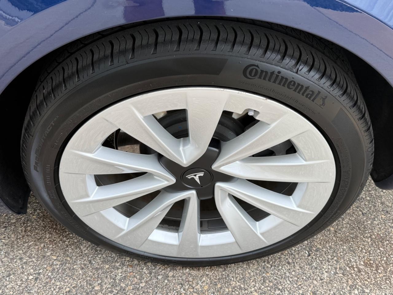 Tesla Model 3 Vehicle Image 07