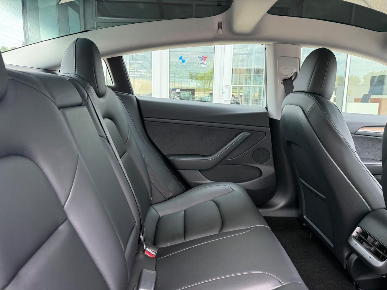 Tesla Model 3 Vehicle Image 10