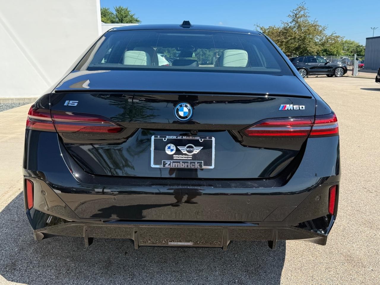 BMW i5 Vehicle Image 04