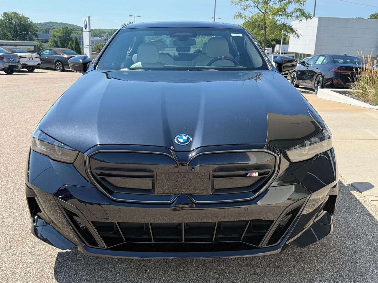 BMW i5 Vehicle Image 09
