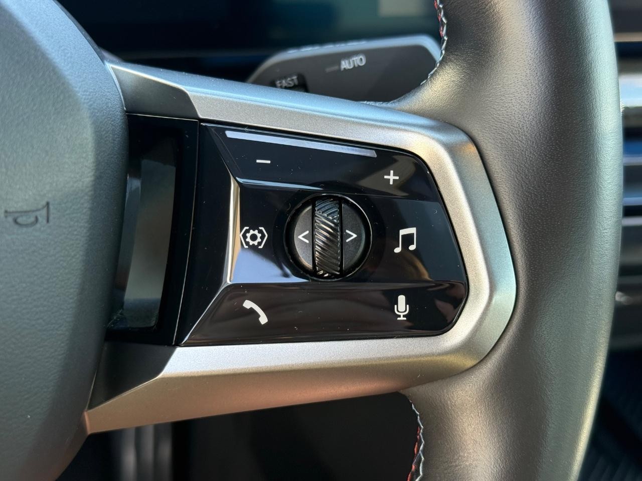 BMW i5 Vehicle Image 19