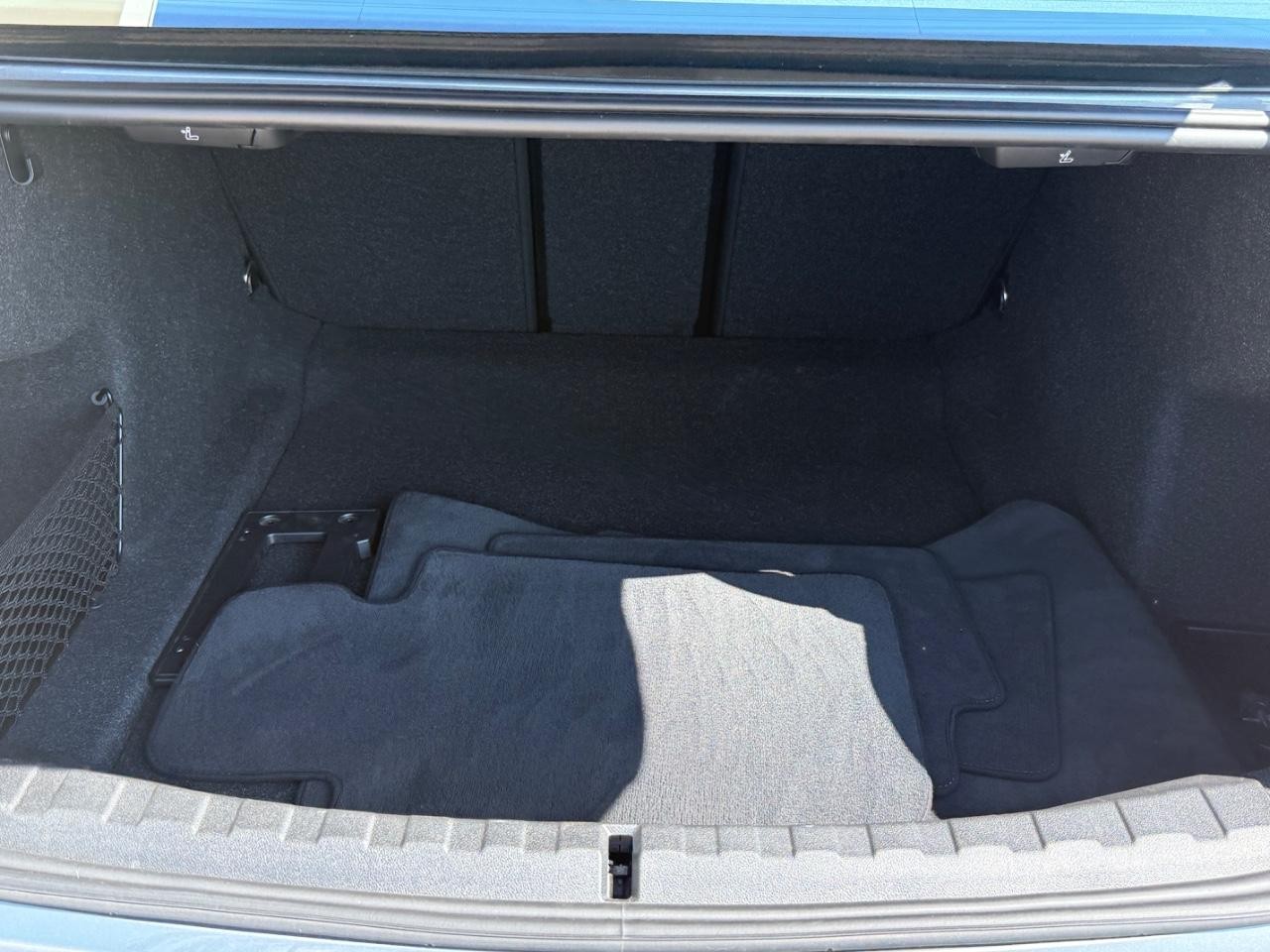 BMW 3 Series Vehicle Image 05