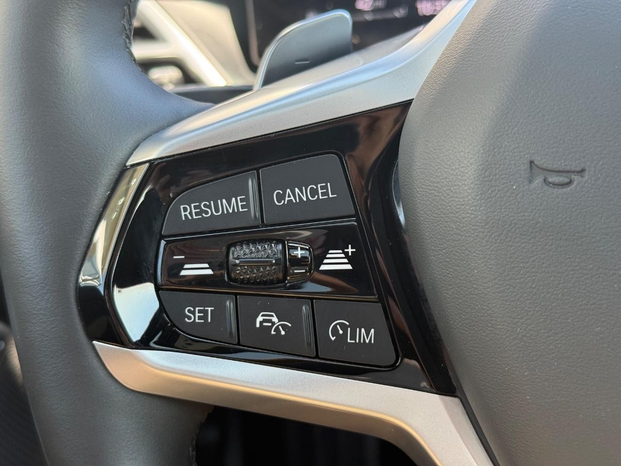 BMW 3 Series Vehicle Image 17