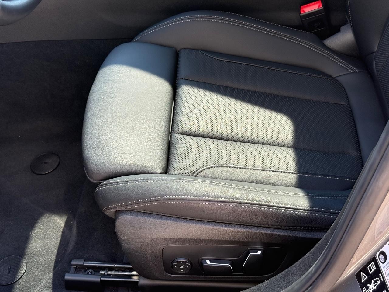 BMW 3 Series Vehicle Image 22