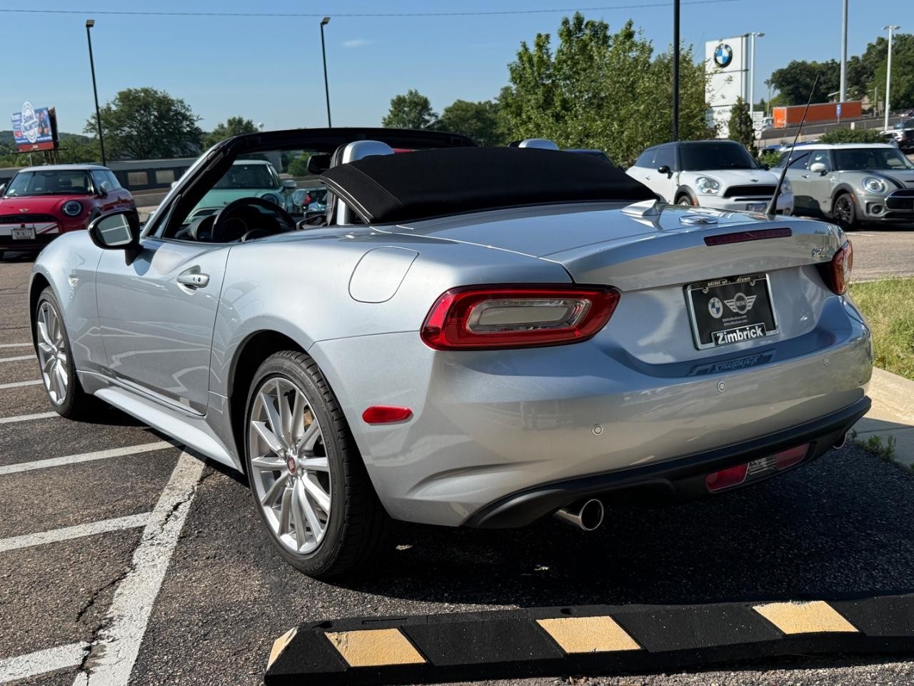 FIAT 124 Spider Vehicle Image 05