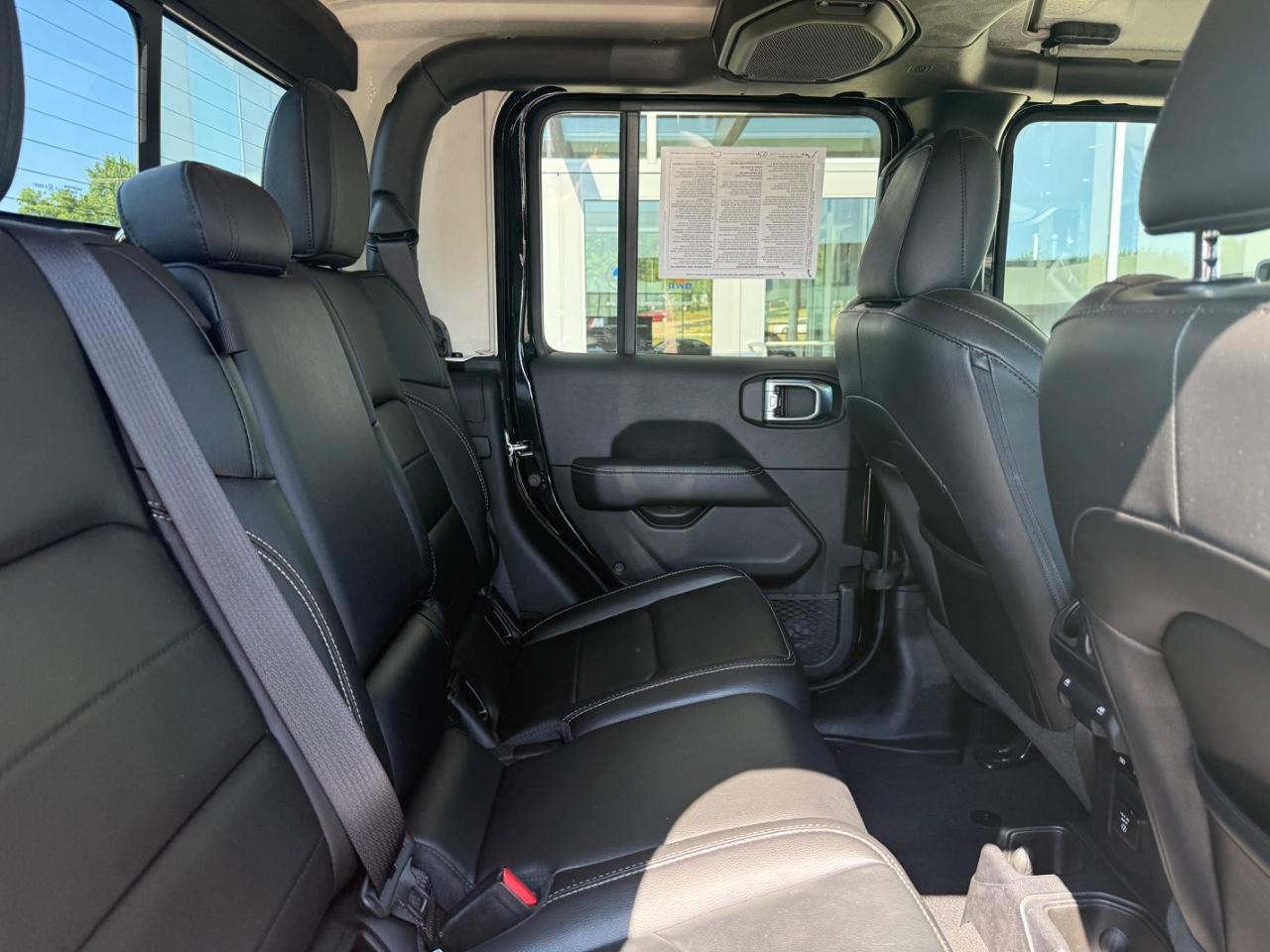Jeep Gladiator Vehicle Image 10