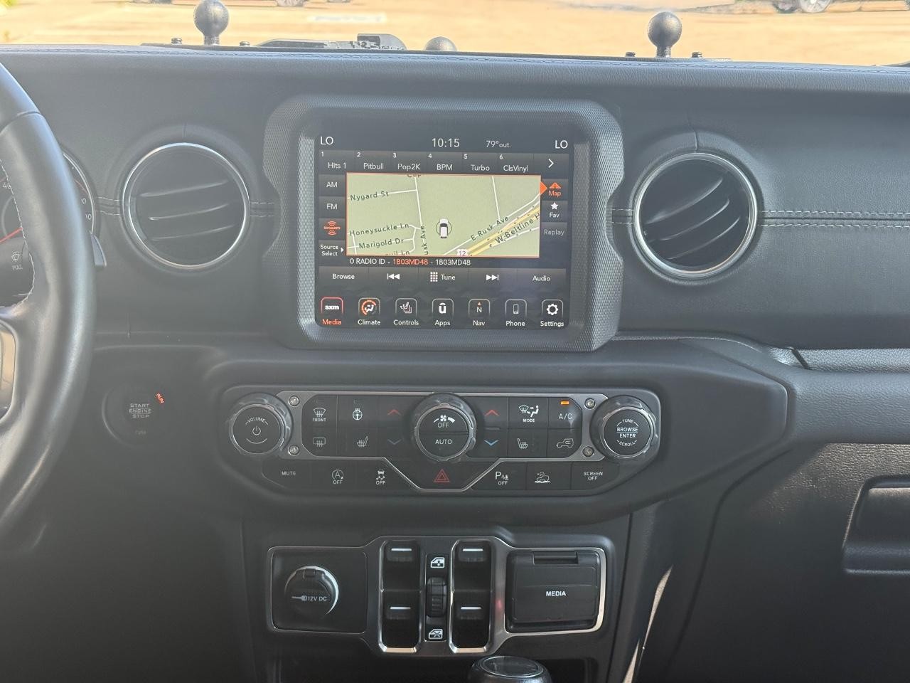 Jeep Gladiator Vehicle Image 12
