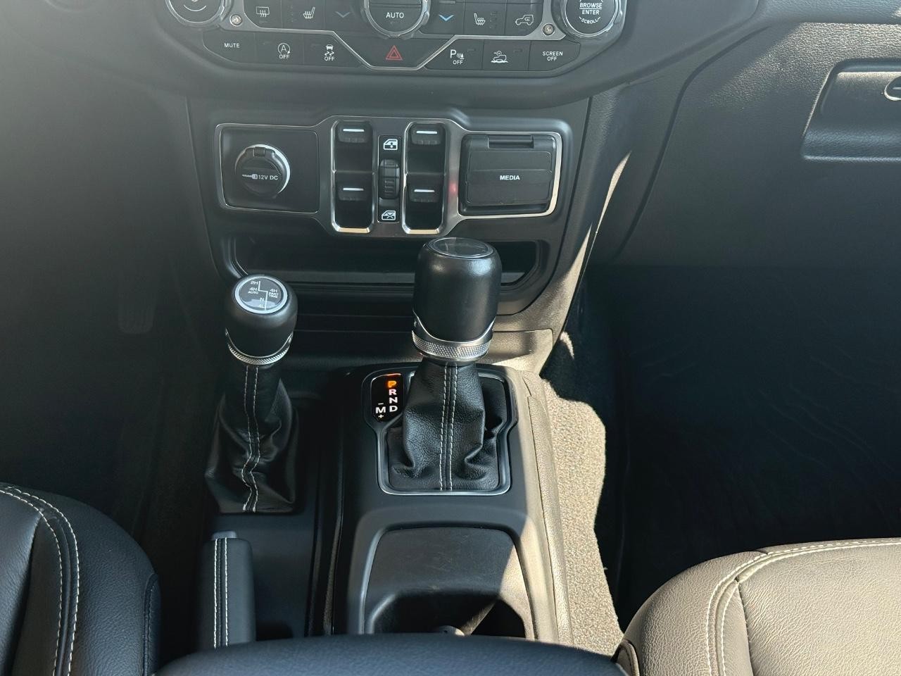 Jeep Gladiator Vehicle Image 13