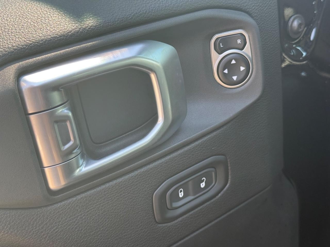 Jeep Gladiator Vehicle Image 22