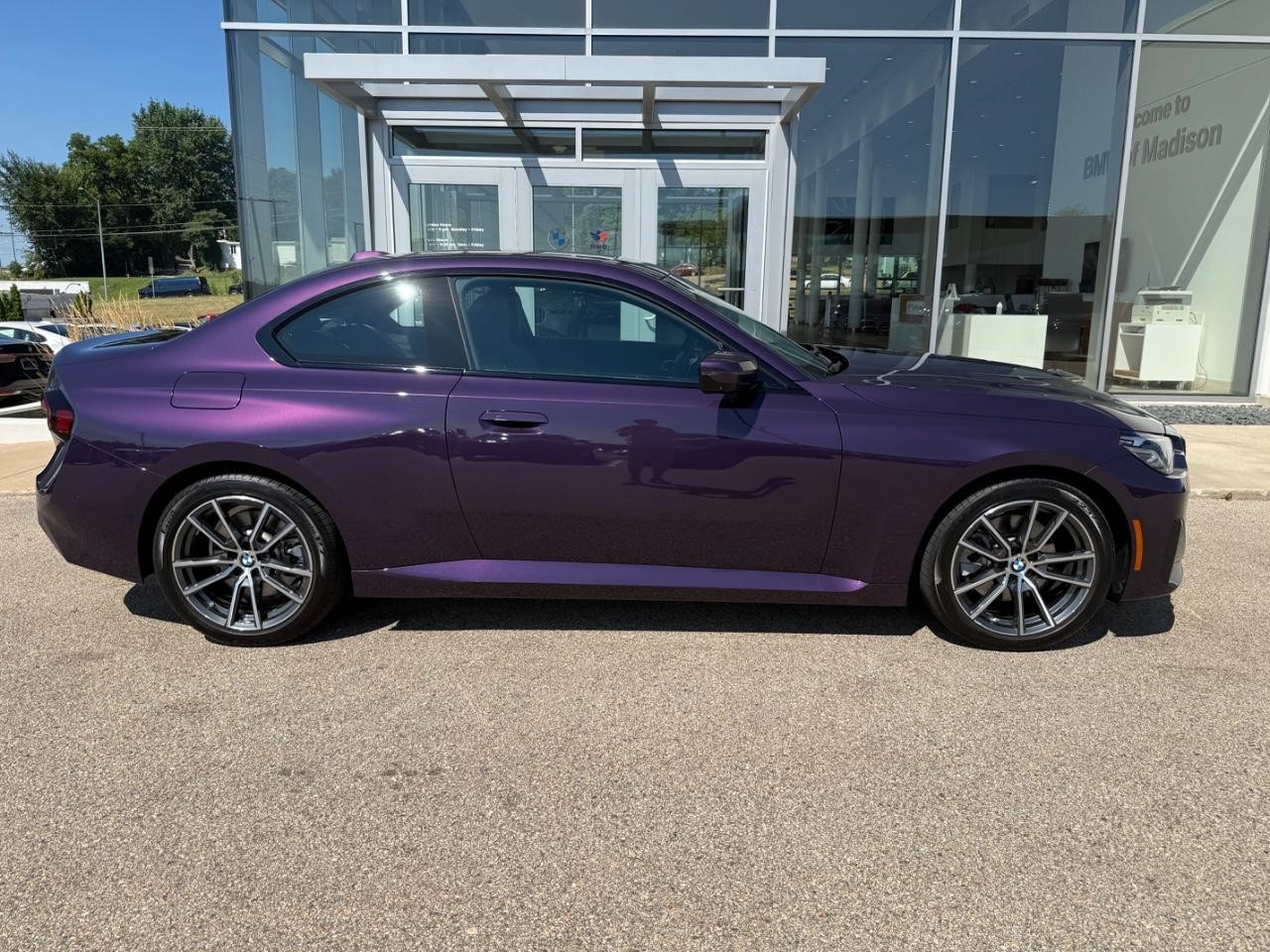 BMW 2 Series Vehicle Image 02