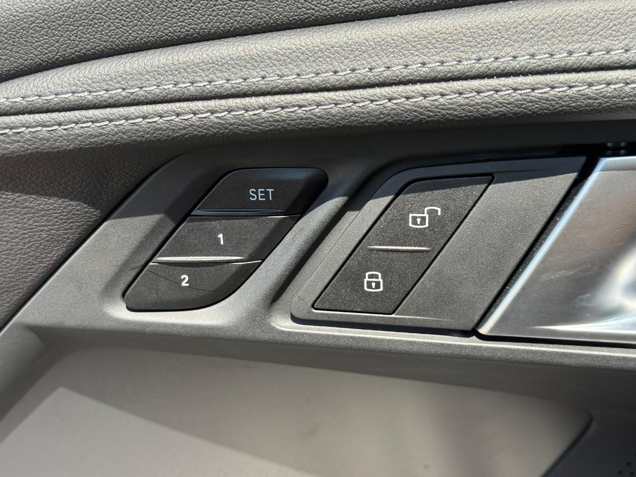 BMW 2 Series Vehicle Image 16