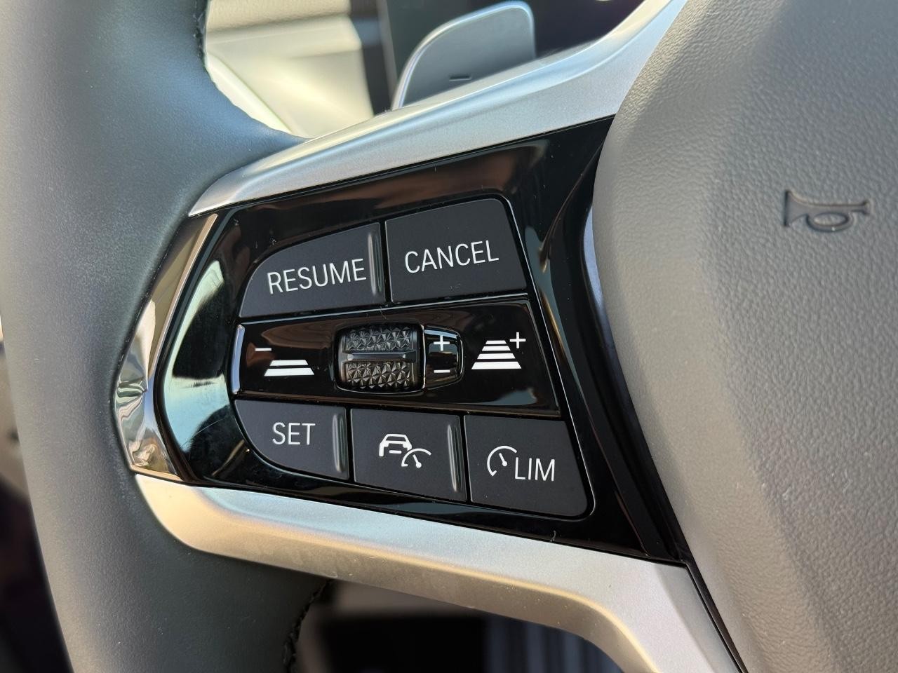 BMW 2 Series Vehicle Image 17