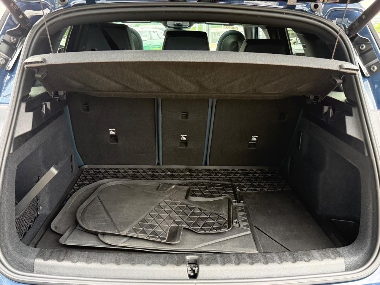 MINI Countryman Vehicle Image 05