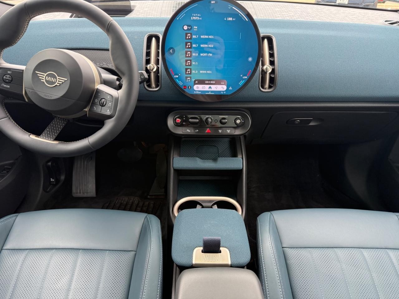 MINI Countryman Vehicle Image 11