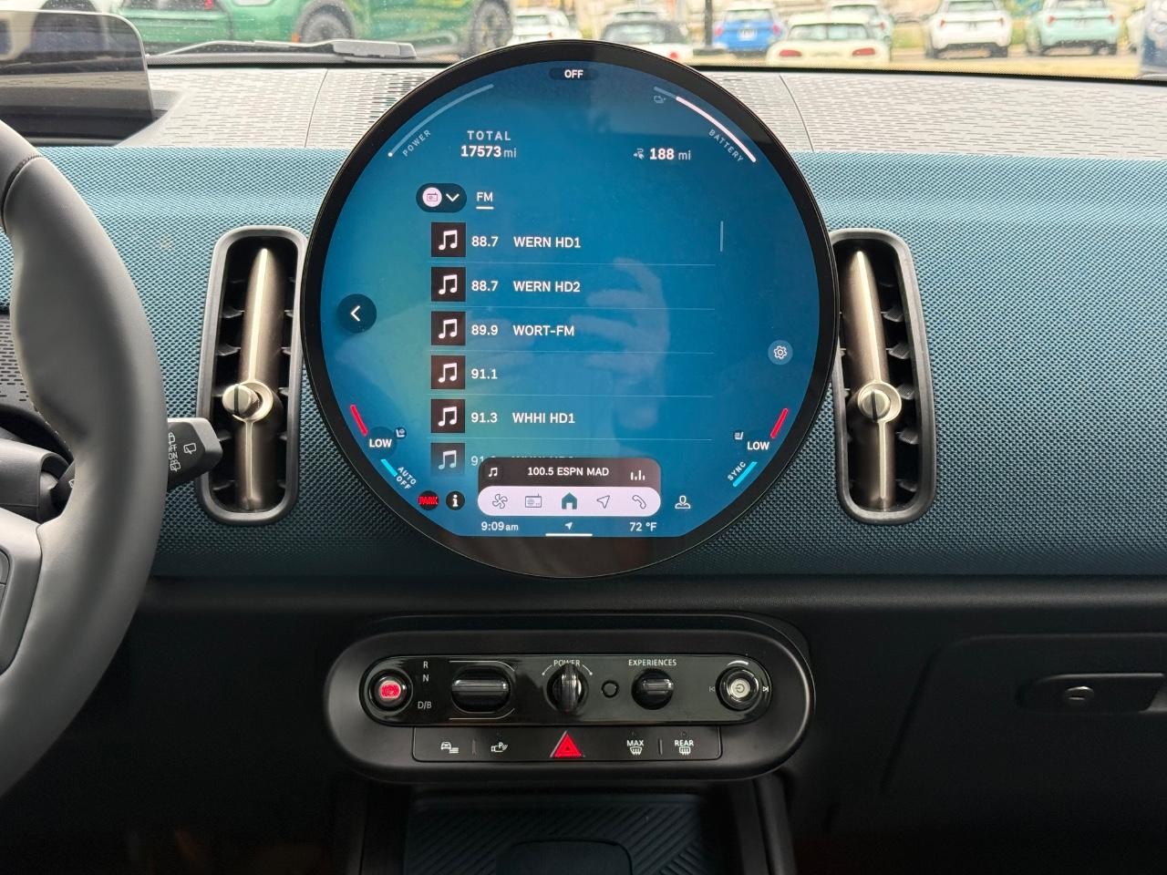MINI Countryman Vehicle Image 12