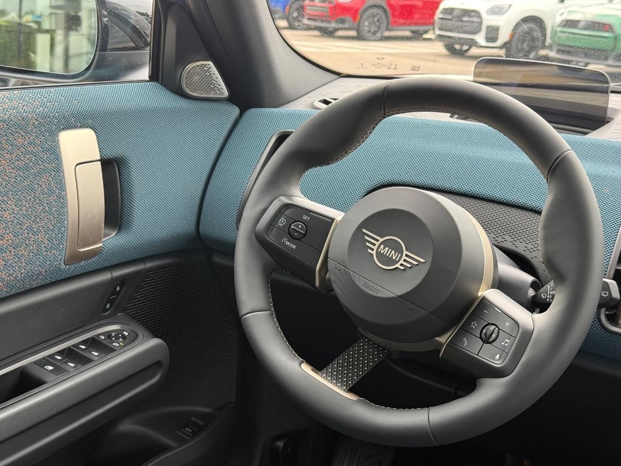 MINI Countryman Vehicle Image 13