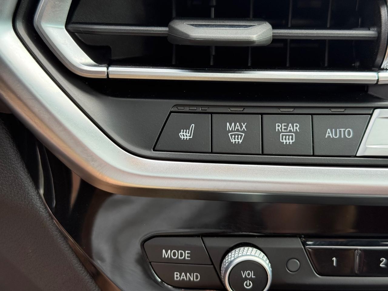 BMW X3 Vehicle Image 22
