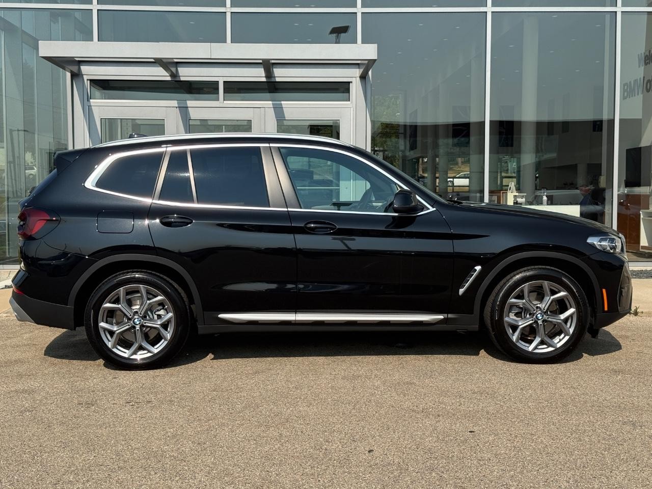 BMW X3 Vehicle Image 02
