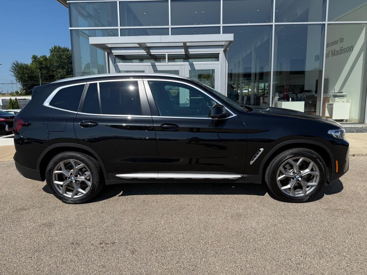 BMW X3 Vehicle Image 02