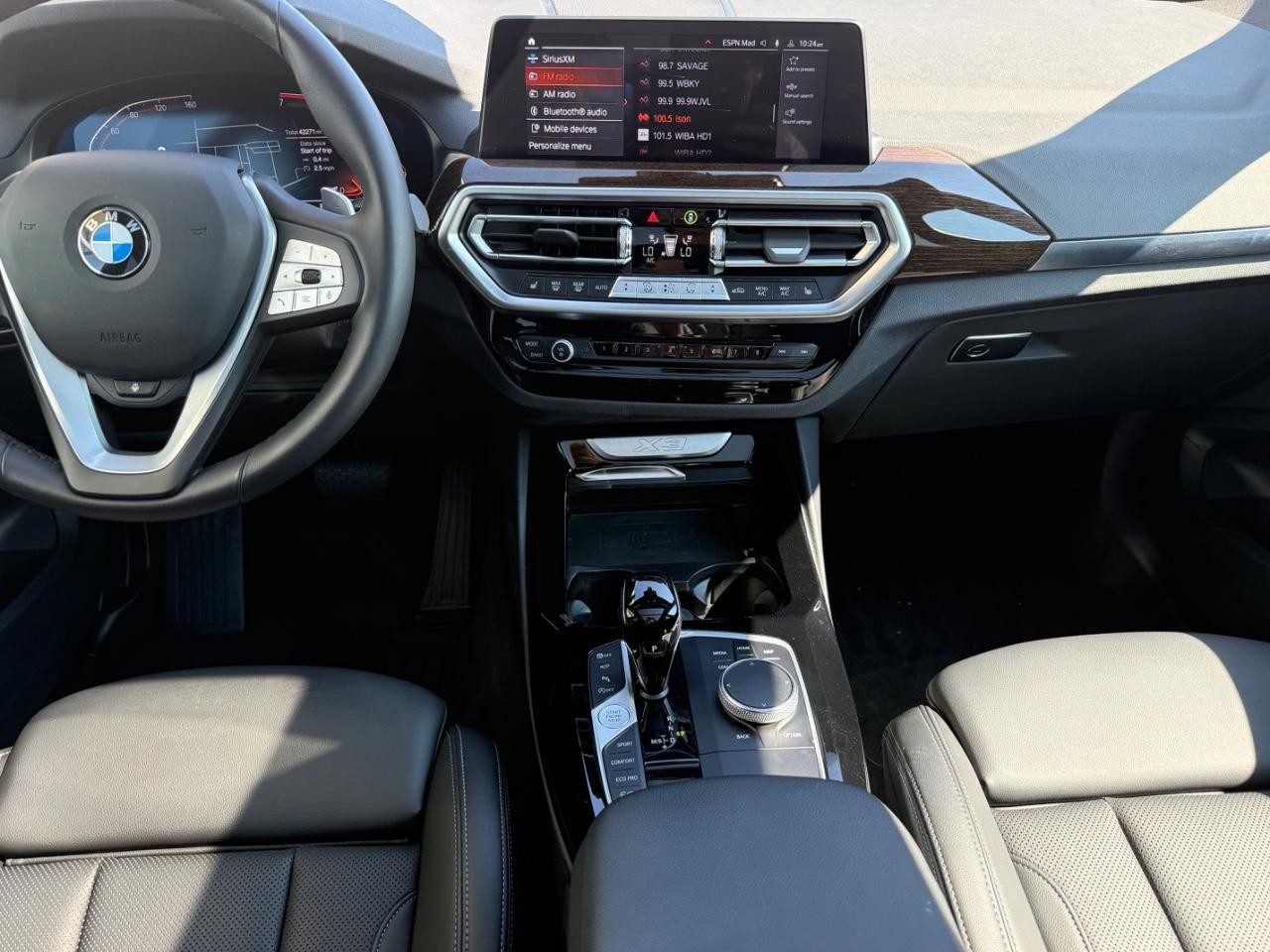BMW X3 Vehicle Image 11