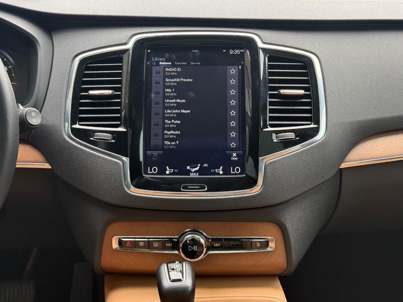 Volvo XC90 Vehicle Image 12