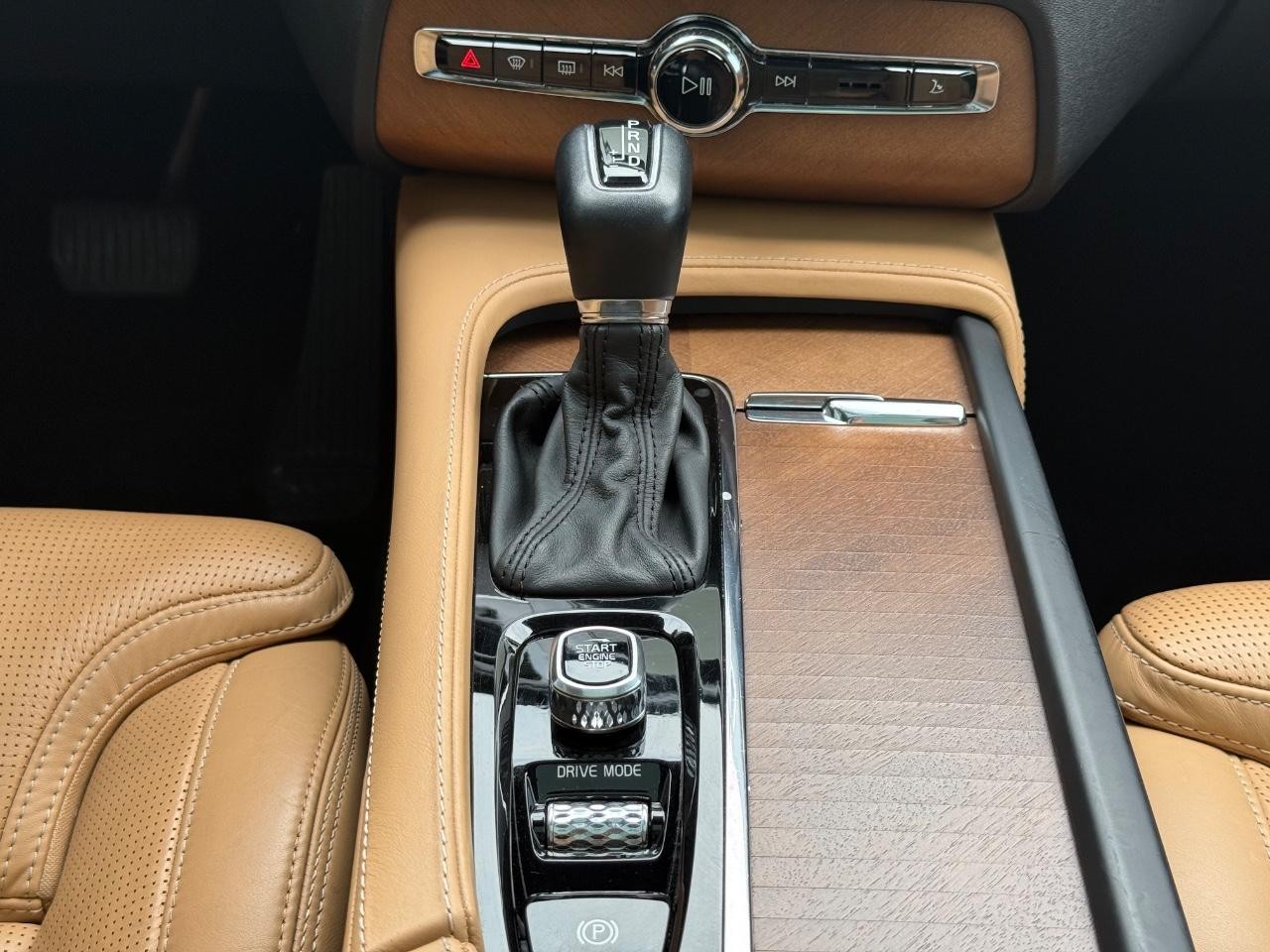 Volvo XC90 Vehicle Image 13