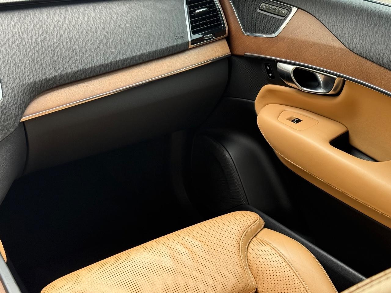 Volvo XC90 Vehicle Image 15