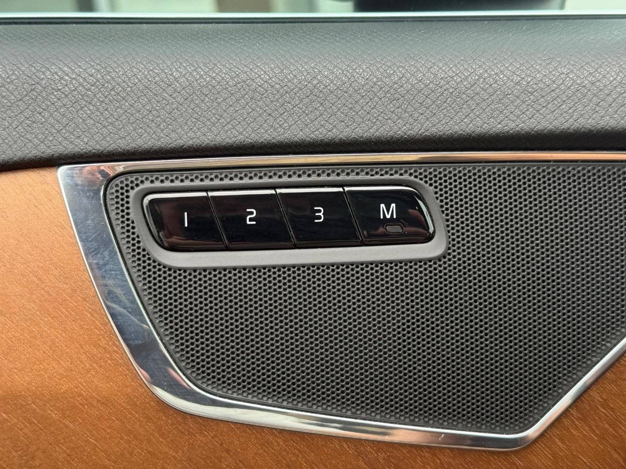 Volvo XC90 Vehicle Image 16