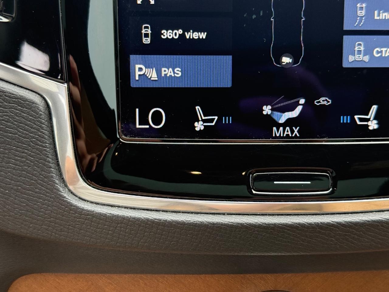 Volvo XC90 Vehicle Image 21