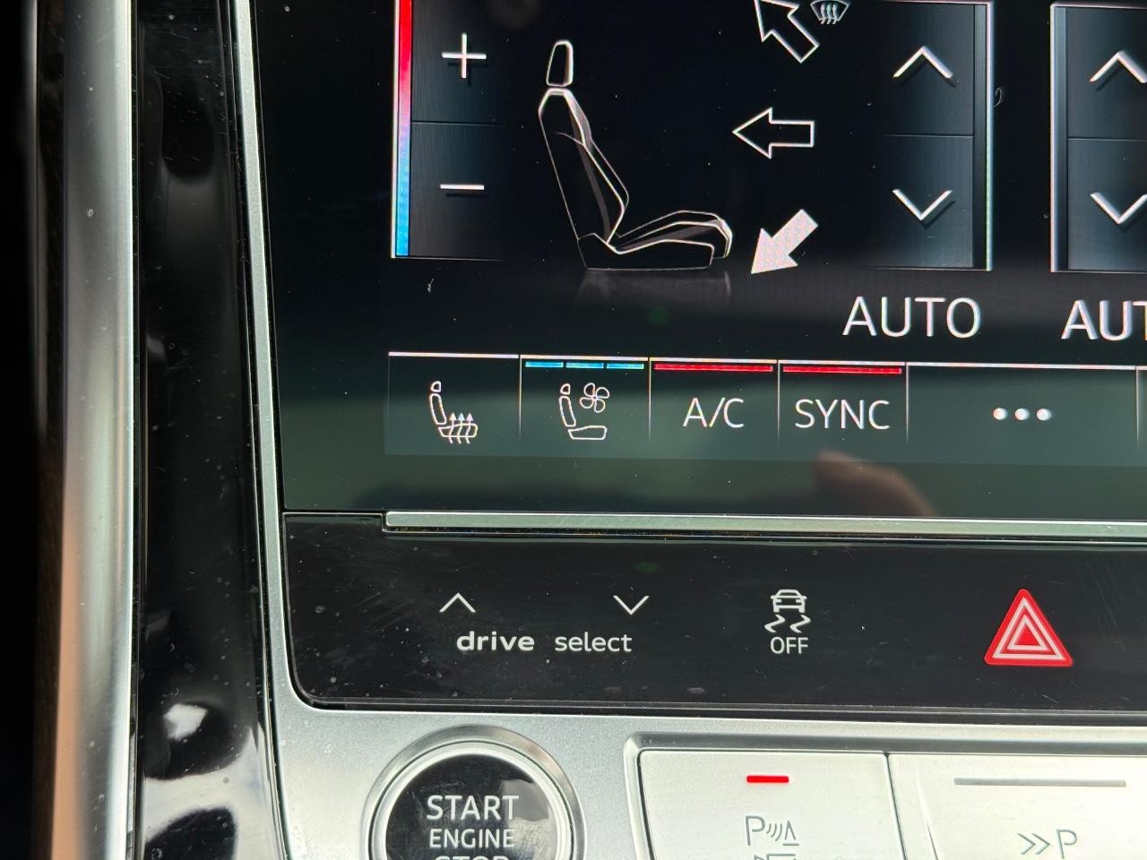 Audi Q8 Vehicle Full-screen Gallery Image 20