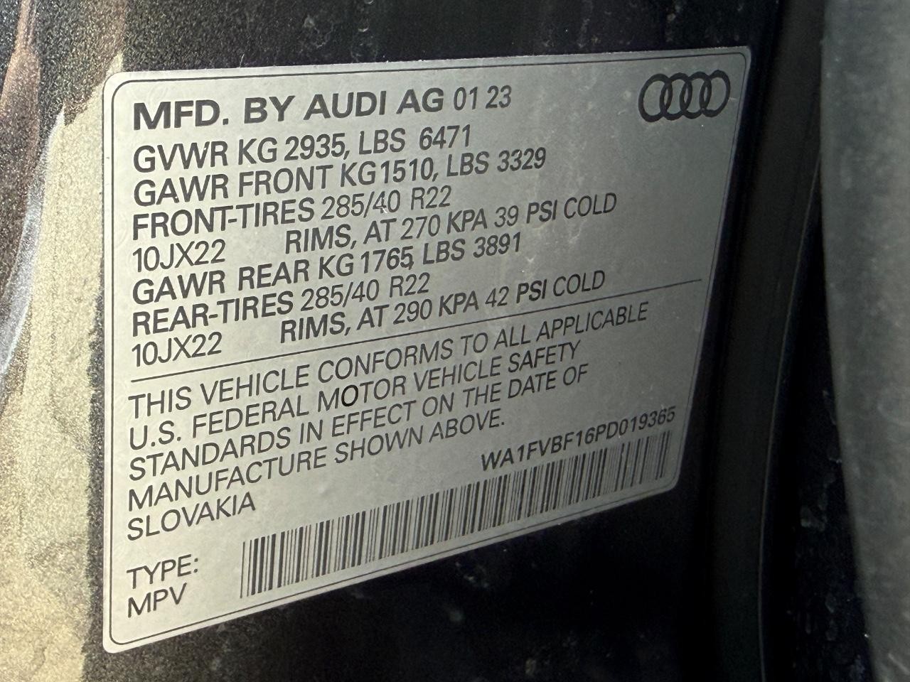 Audi Q8 Vehicle Full-screen Gallery Image 23