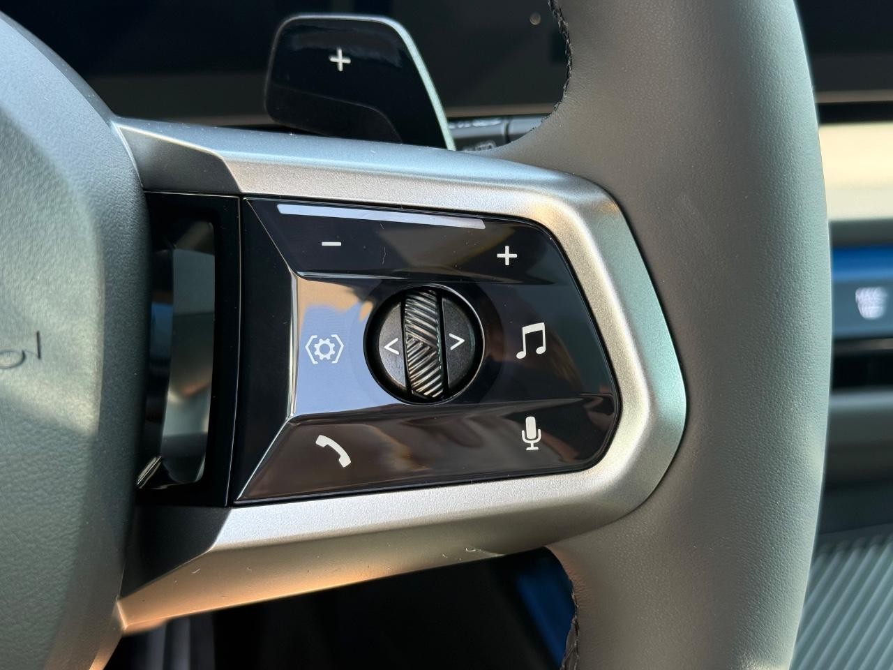 BMW X3 Vehicle Image 13