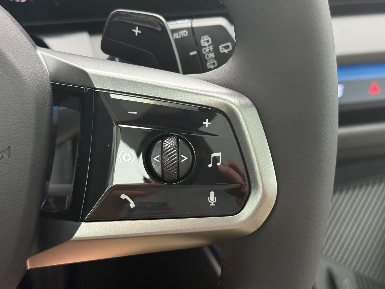 BMW X3 Vehicle Image 13