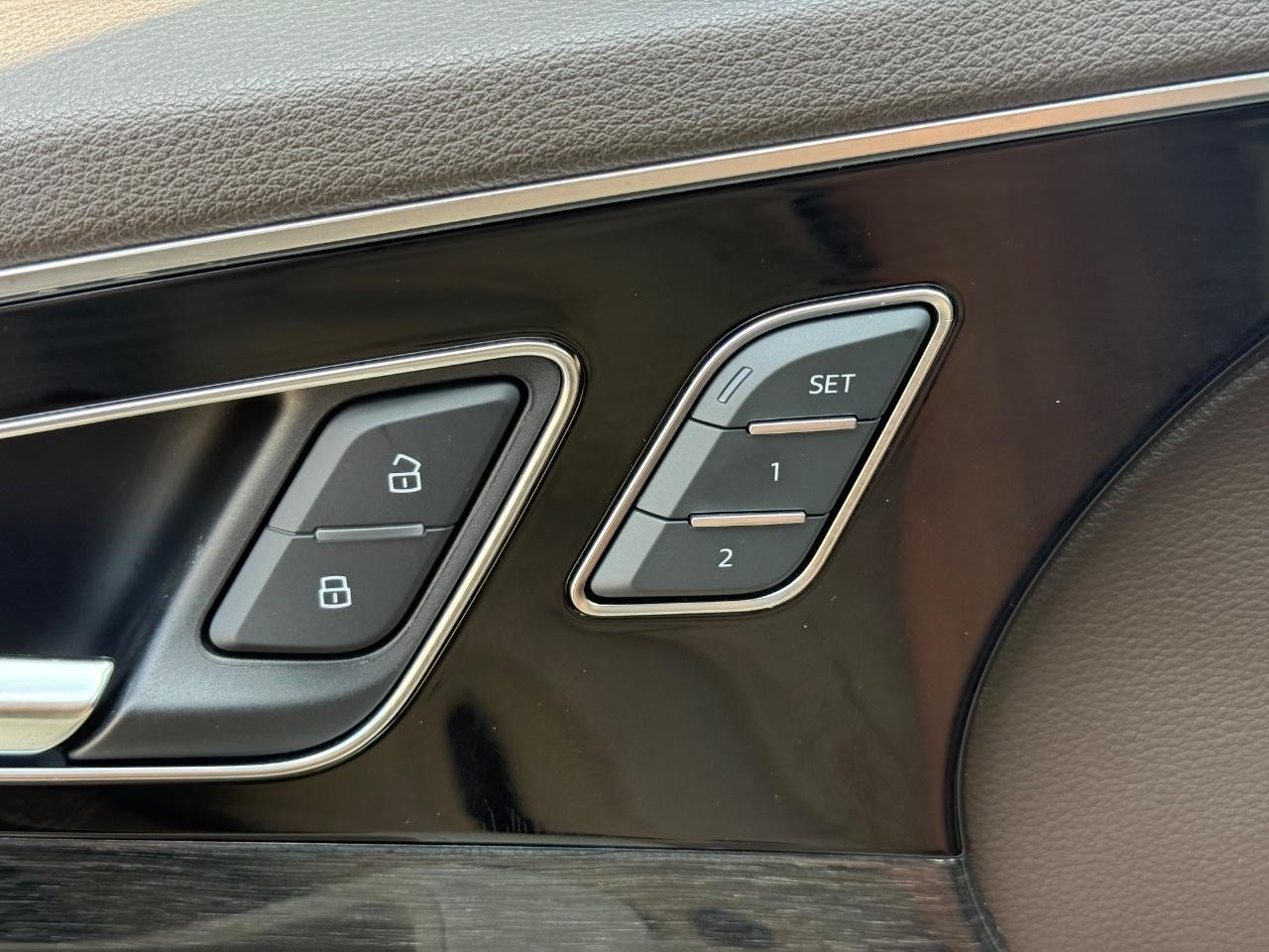 Audi Q7 Vehicle Image 16