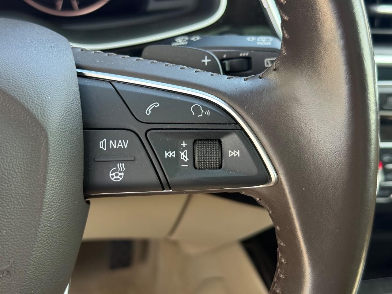 Audi Q7 Vehicle Image 18