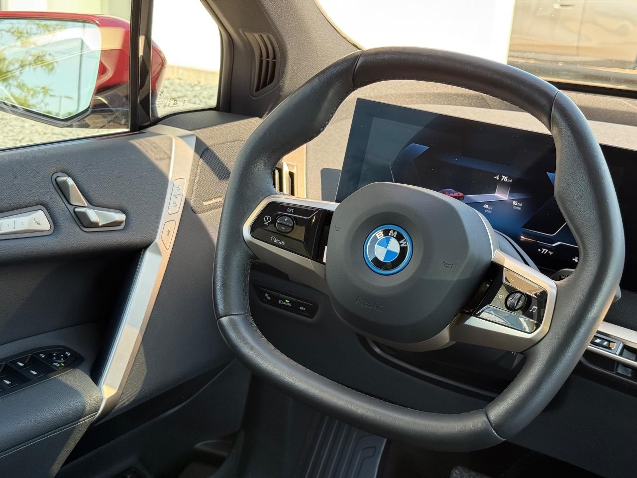 BMW iX Vehicle Image 15