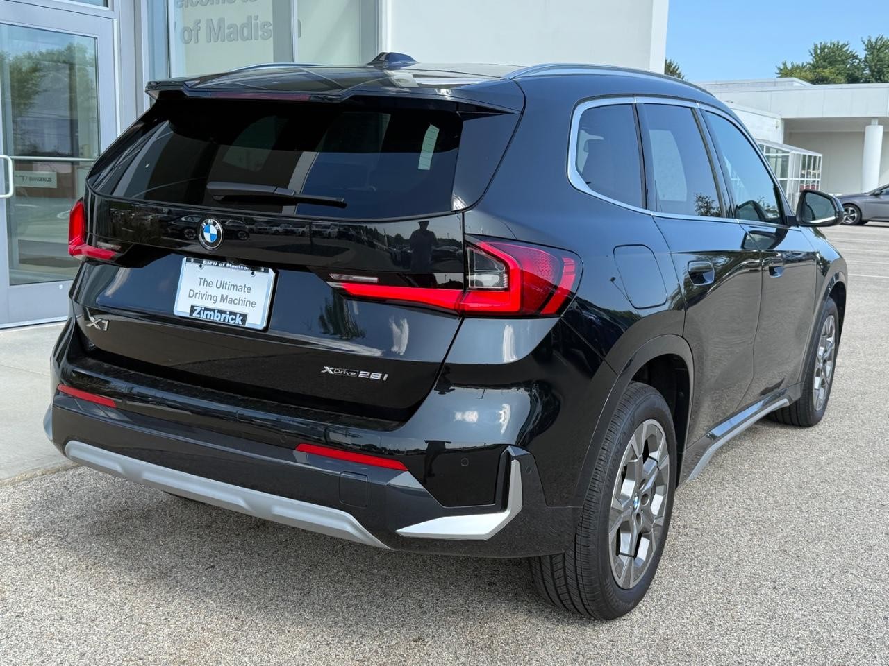 BMW X1 Vehicle Image 03