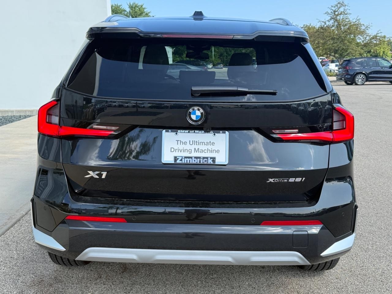 BMW X1 Vehicle Image 04