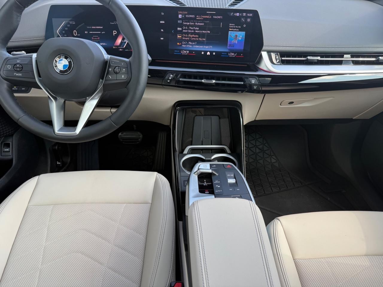 BMW X1 Vehicle Image 11