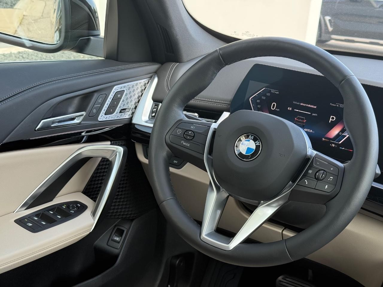 BMW X1 Vehicle Image 14