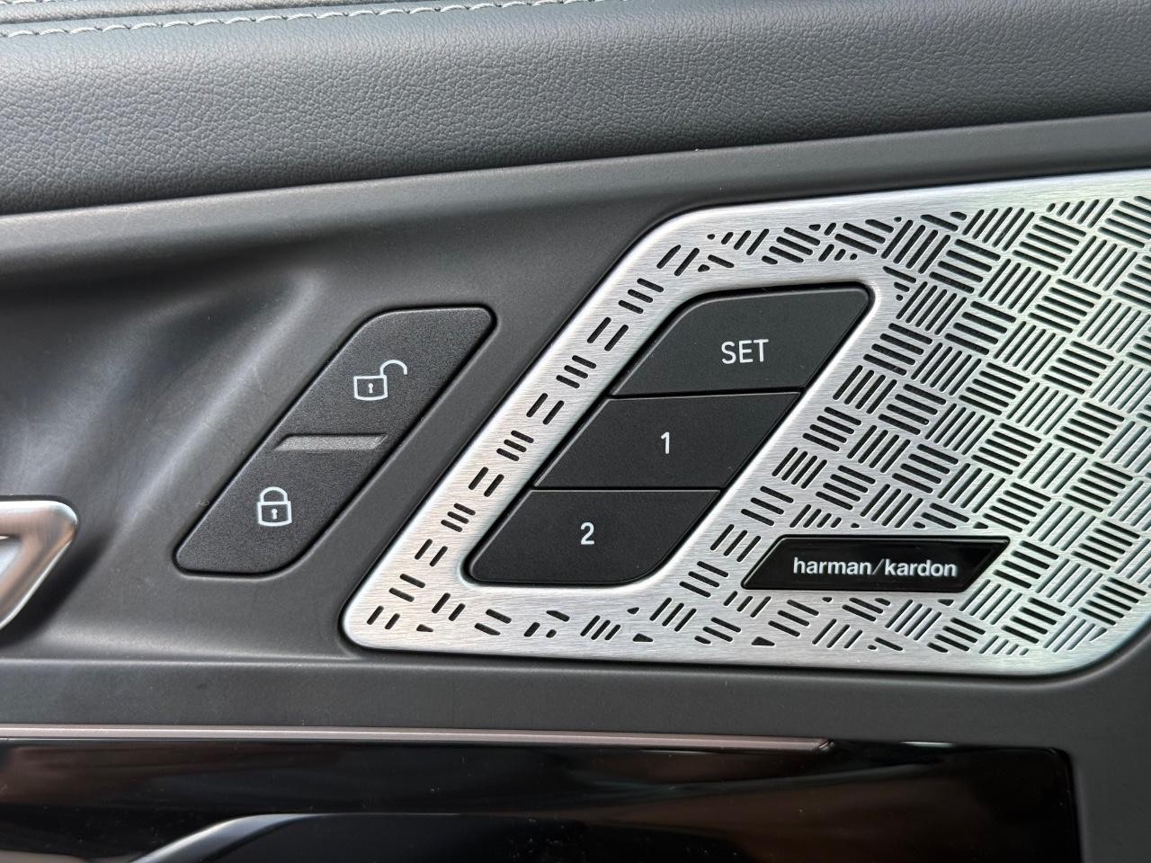 BMW X1 Vehicle Image 16