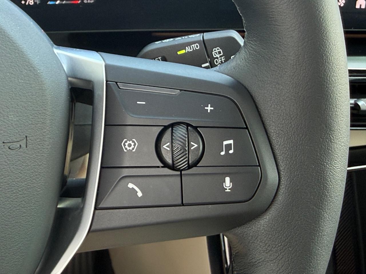 BMW X1 Vehicle Image 18