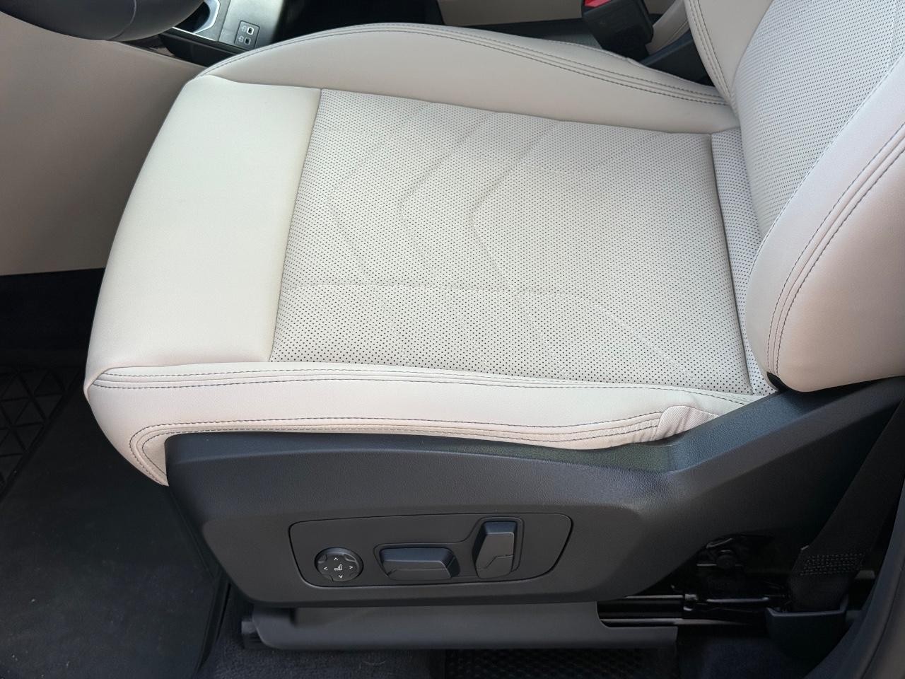 BMW X1 Vehicle Image 22